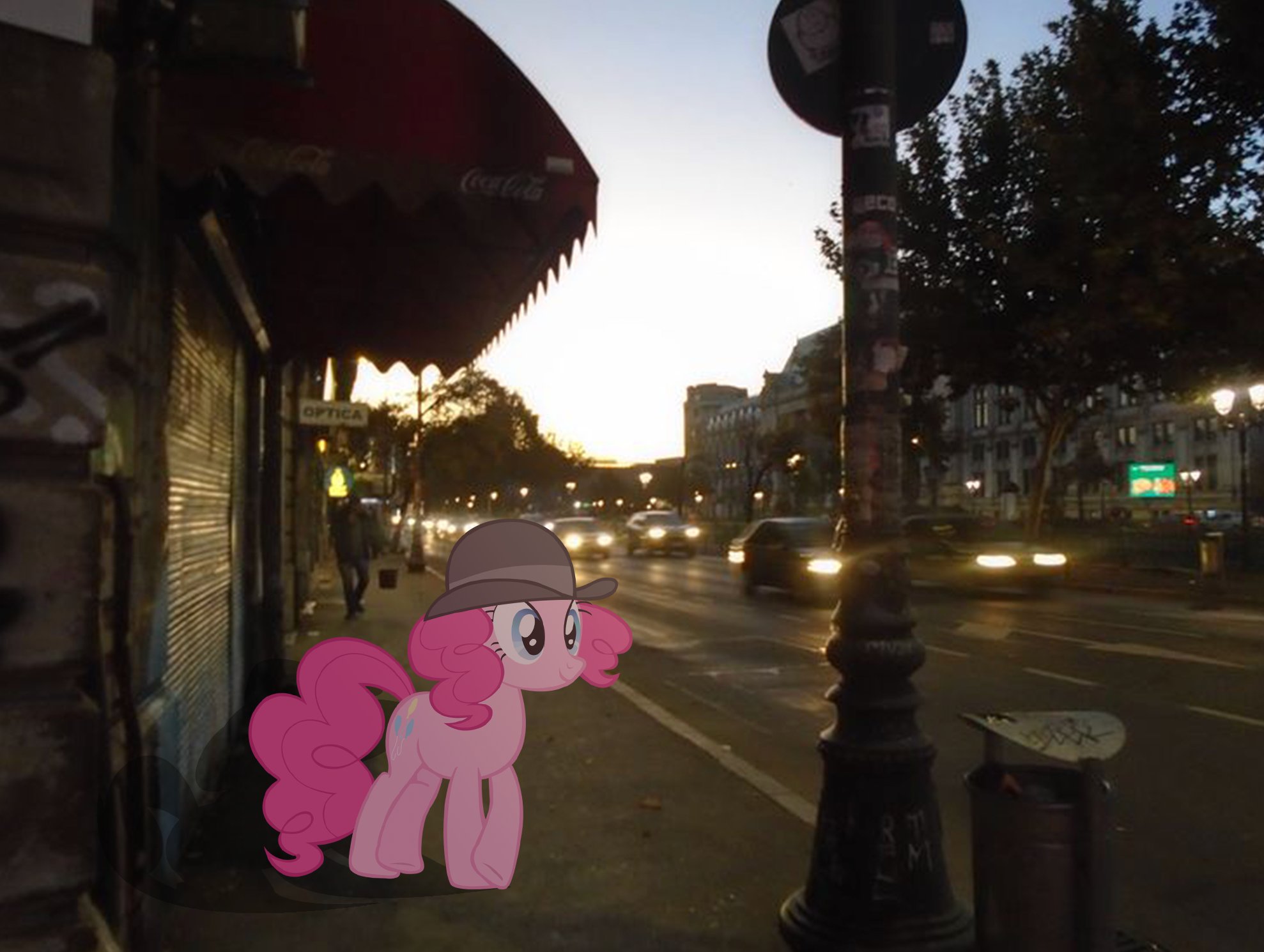 Pinkie Pie on street